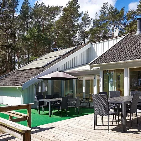 Сasa de vacaciones Five-bedroom Holiday In Nexo 3